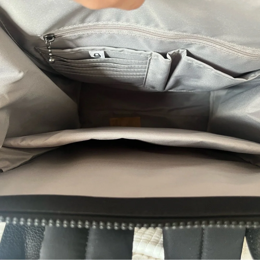 Baggallini Soho Backpack / Work Bag – NWT - Picture 7 of 7